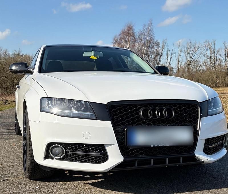 Gebraucht Audi A4 Attraction 170 PS (125 kW) 2011 Weiß Limousine