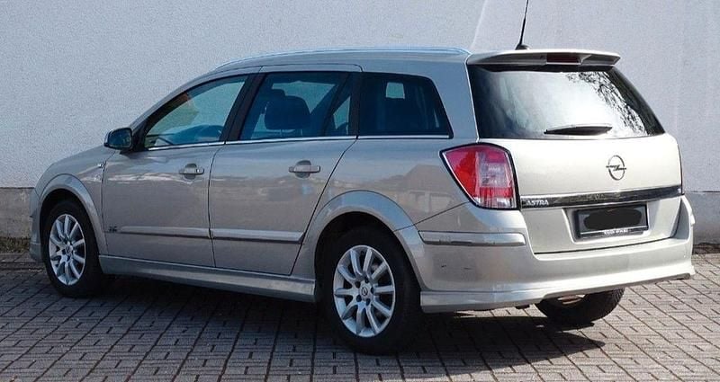 Gebraucht Opel Astra 125 PS (91 kW) 2010 Silber Kombi