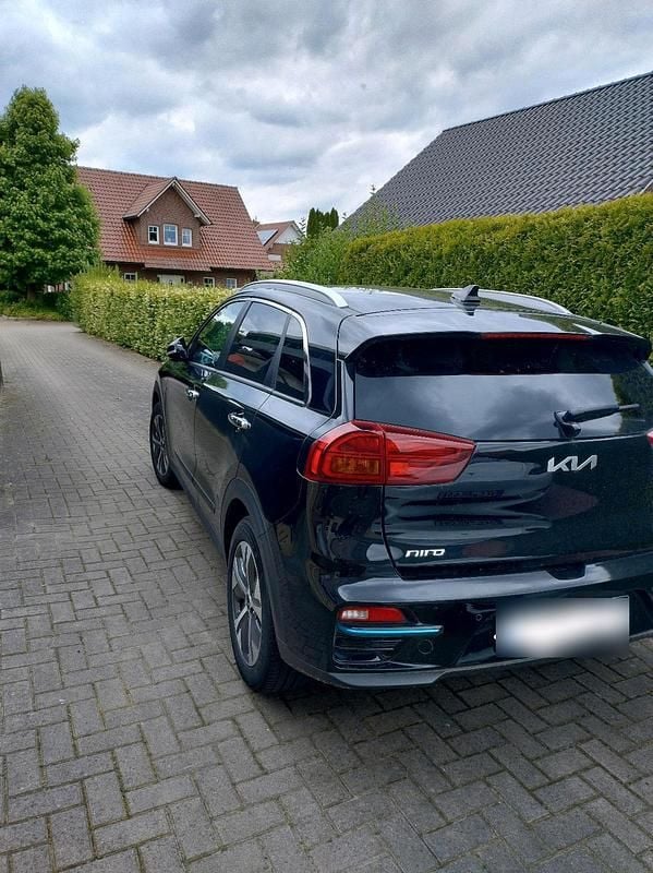 Gebraucht Kia e-Niro 150 kW (204 PS) 2022 Schwarz SUV