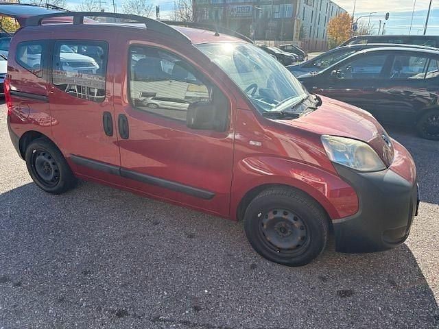 Gebraucht Peugeot Bipper 73 PS (53 kW) 2009 Rot Van / Kleinbus