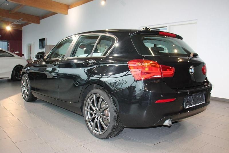 Gebraucht BMW 118 Advantage 136 PS (100 kW) 2017 Schwarz ii/bonnet fluid black Kleinwagen