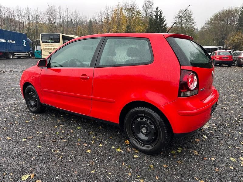 Gebraucht VW Polo 75 PS (55 kW) 2005 Rot Kleinwagen