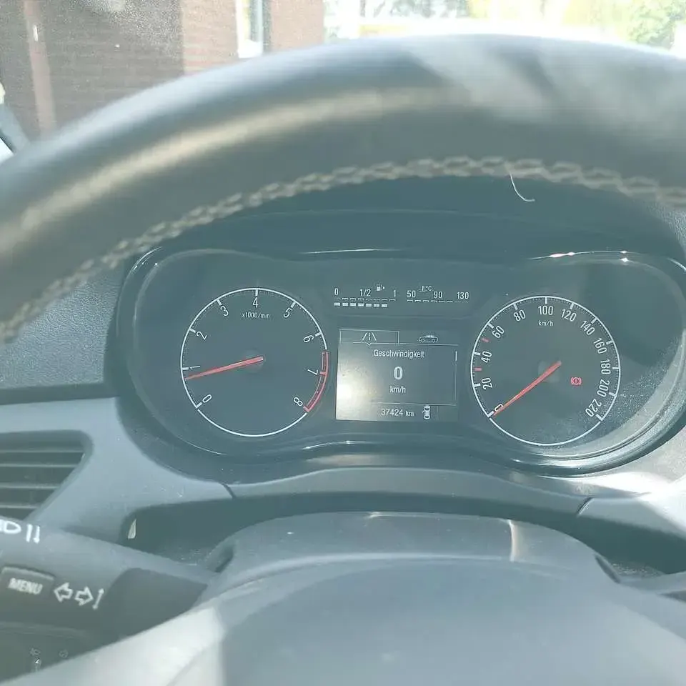 Używany Opel Corsa Active 69 KM (50 kW) 2016 Srebrny Hatchback