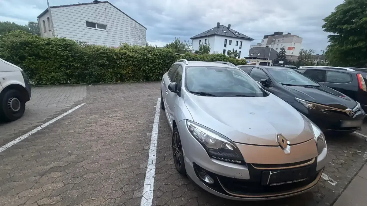 Gebraucht Renault Mégane GrandTour 110 PS (80 kW) 2013 Silber Kombi