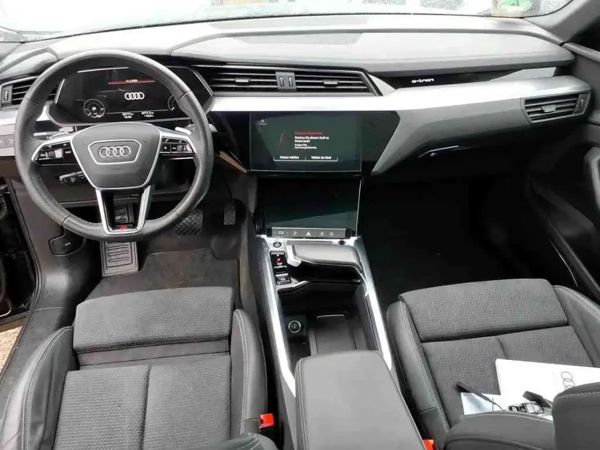Gebraucht Audi e-tron Advanced Plus 300 kW (408 PS) 2023 Brillantschwarz SUV