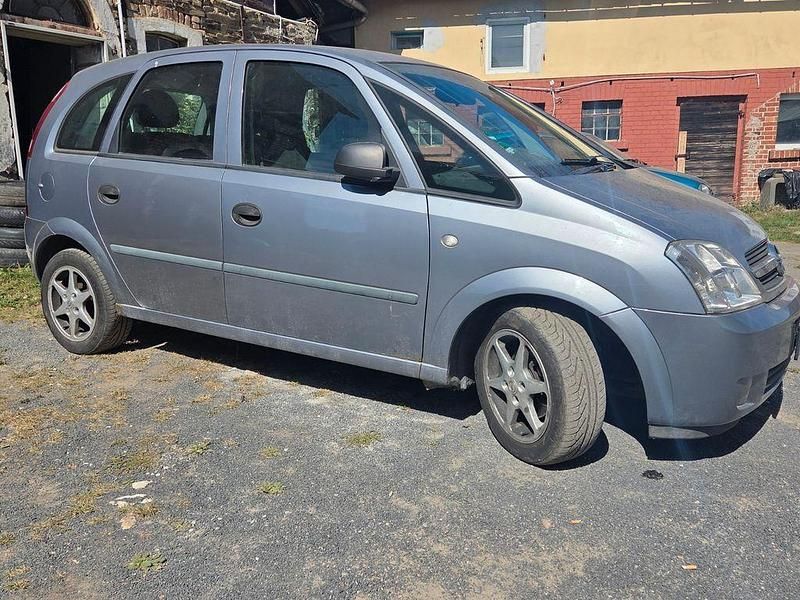 Grau Gebraucht 2003 Opel Meriva Van / Kleinbus | 650 € (Superpreis) - Bild 1/4