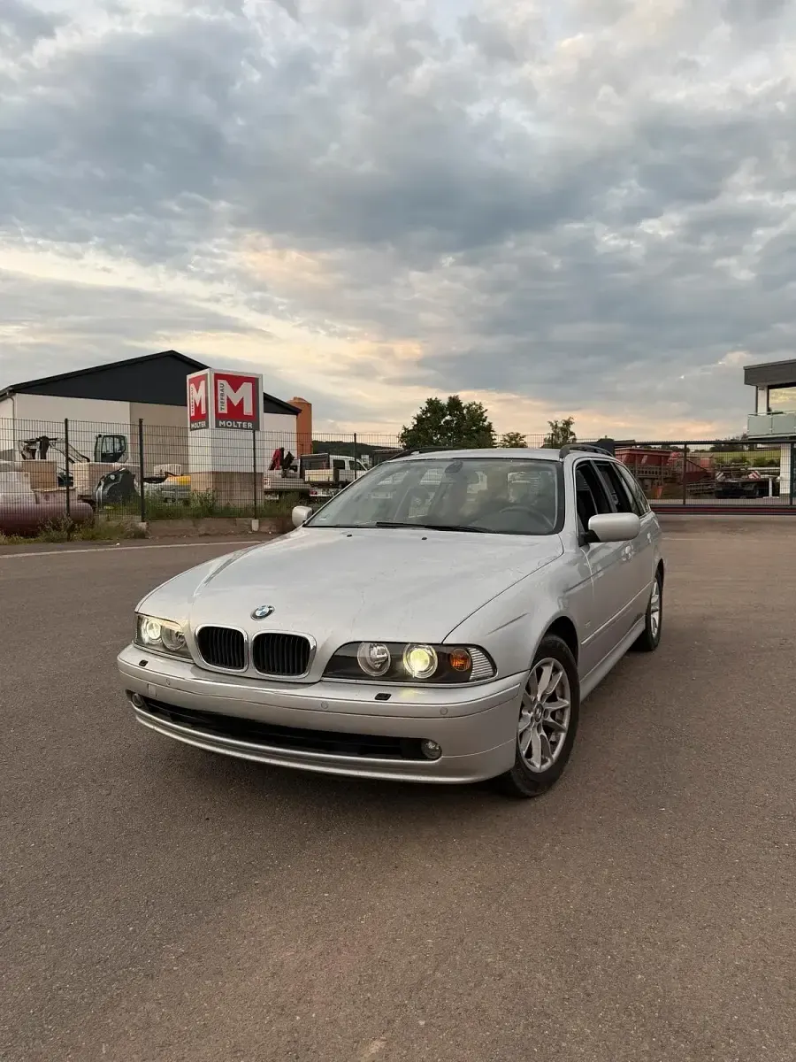 Gebraucht BMW 520 170 PS (125 kW) 2002 Silber Kombi