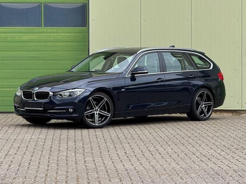 Blau Gebraucht 2016 BMW 318 Sport Line Limousine | 10.795 € (Guter Preis) - Bild 1/4