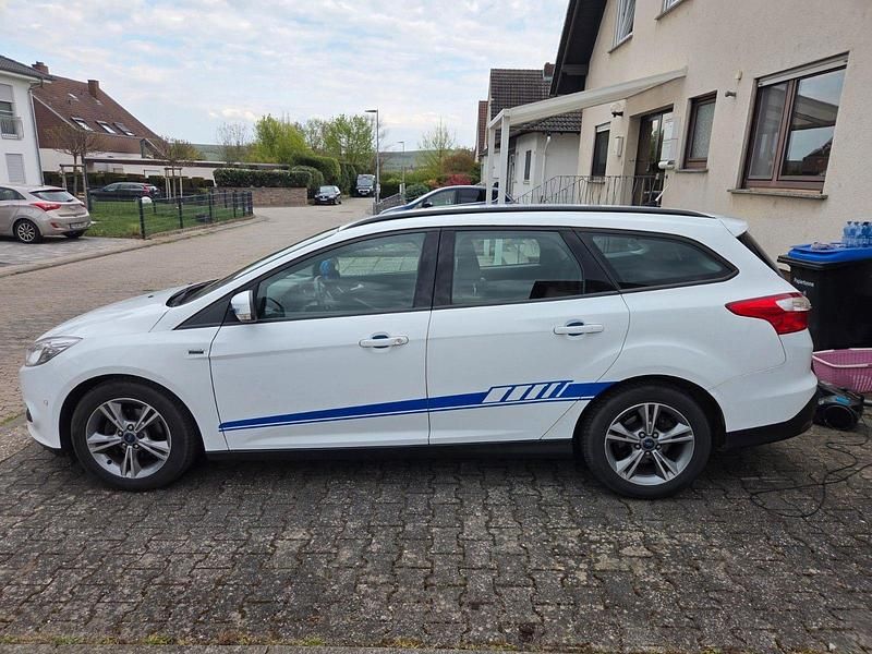 Second-hand Ford Focus SYNC Edition 116 CP (85 kW) 2013 Alb Break