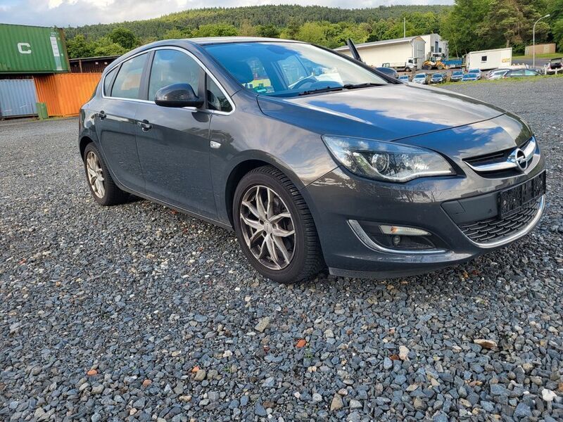 Grau Gebraucht 2014 Opel Astra Innovation Limousine | 2.400 € (Superpreis) - Bild 1/4