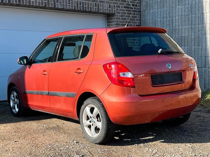 Gebraucht Skoda Fabia 51 PS (37 kW) 2008 Rot Limousine