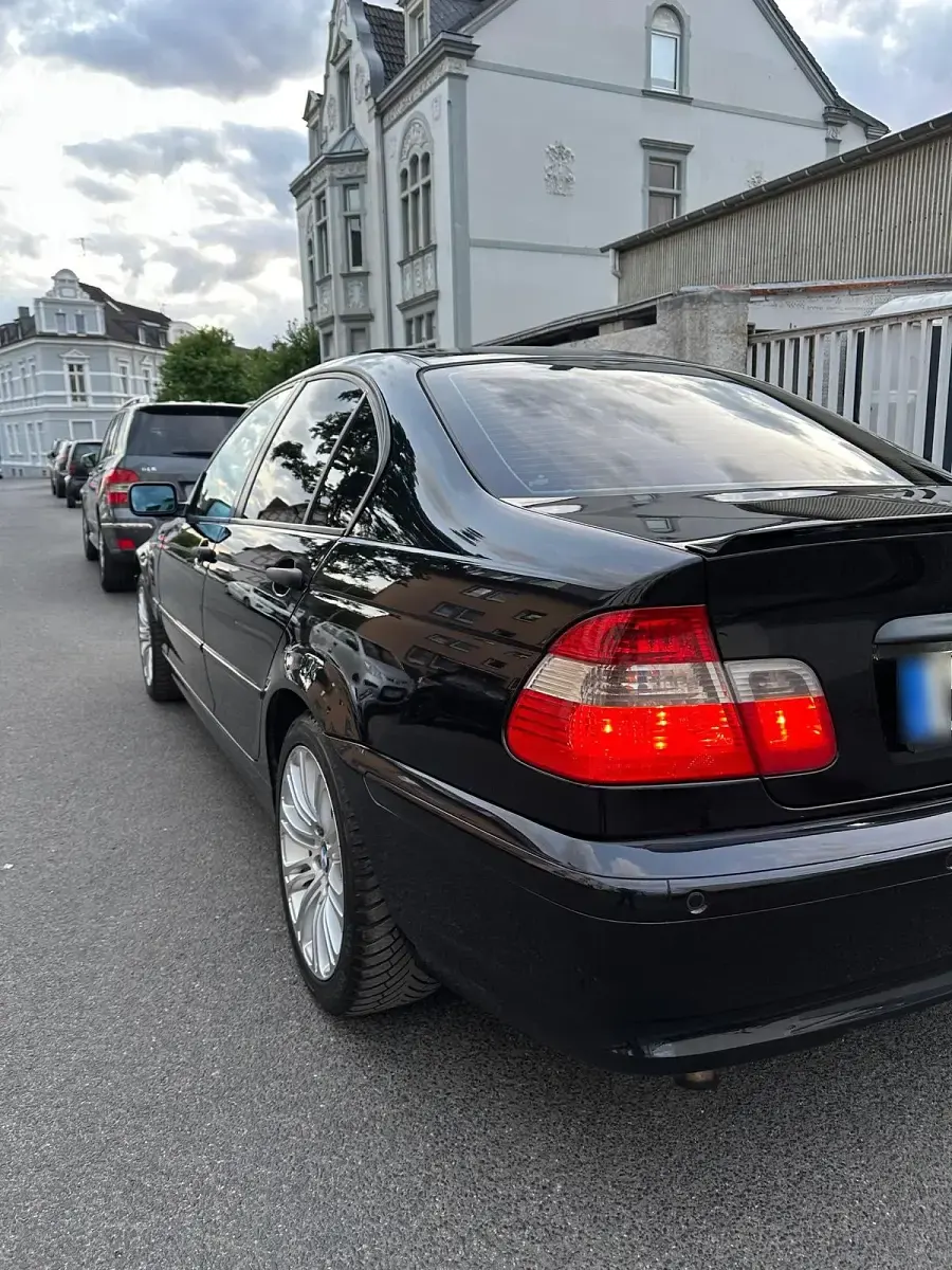 Gebraucht BMW 320 150 PS (110 kW) 2004 Schwarz Limousine