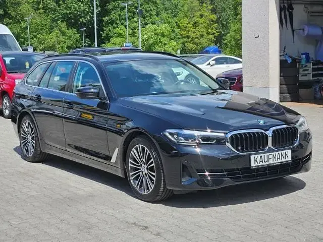 Gebraucht BMW 520 190 PS (139 kW) 2022 Schwarz Kombi
