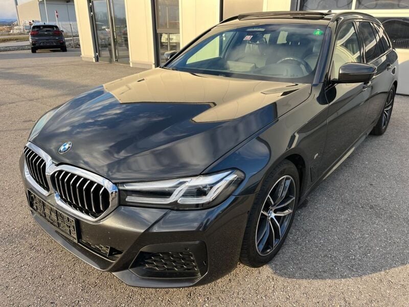 Grau Gebraucht 2022 BMW 530 M Sport Limousine | 27.489 € (Superpreis) - Bild 1/4
