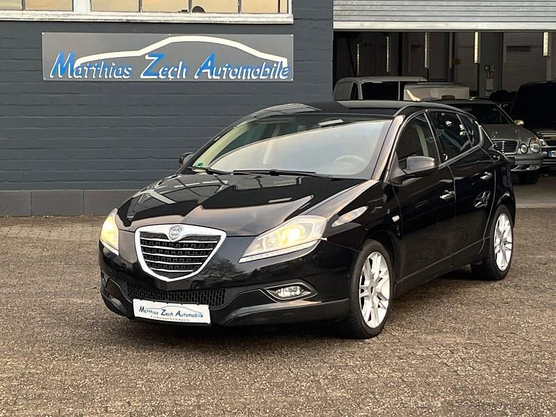 Gebraucht Lancia Delta 120 PS (88 kW) 2011 Schwarz Kleinwagen