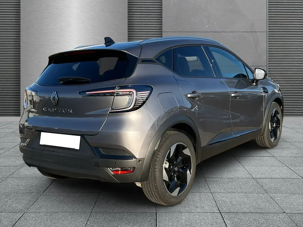 Gebraucht Renault Captur Techno 91 PS (66 kW) 2025 Grau (stahlgrau) SUV