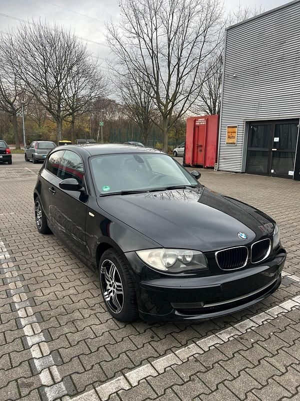 Gebraucht BMW 116 122 PS (89 kW) 2007 Schwarz Kleinwagen