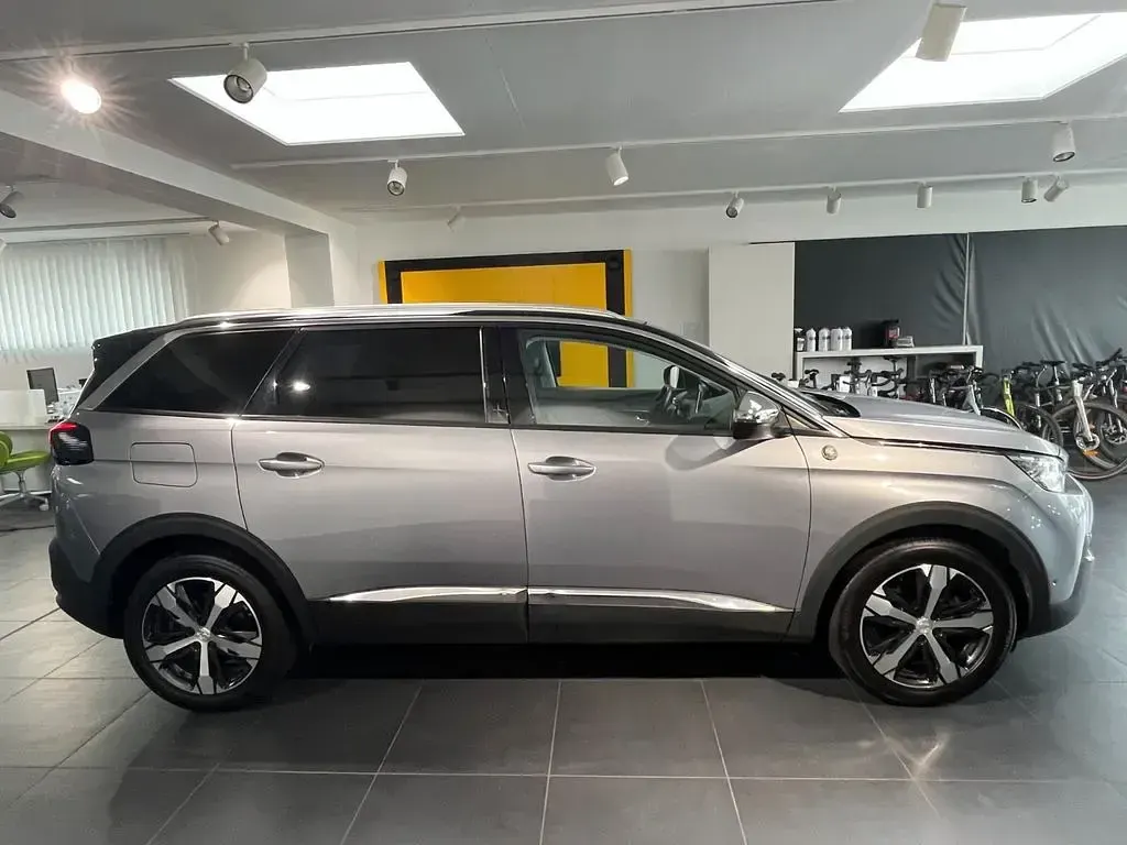 Gebraucht Peugeot 5008 Crossway 131 PS (96 kW) 2020 Grau SUV