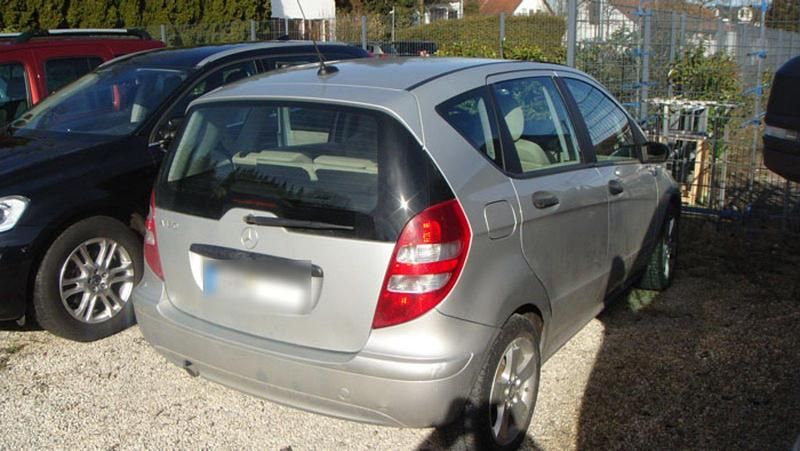 Gebraucht Mercedes A170 Elegance 116 PS (85 kW) 2005 Silber Limousine