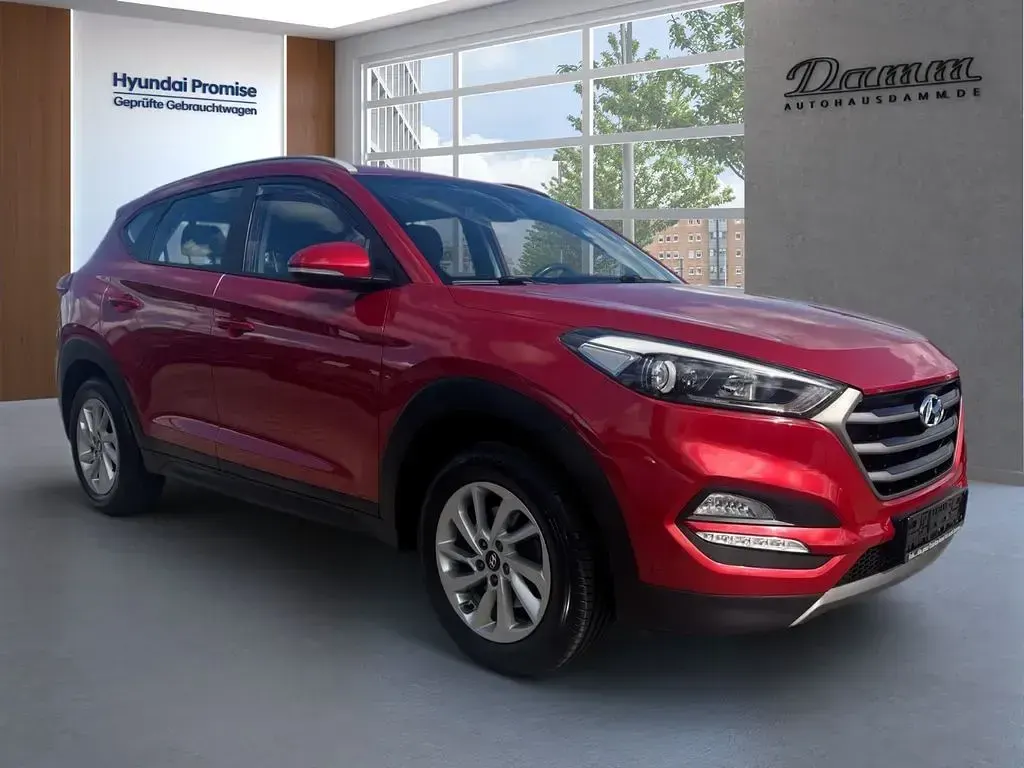 Gebraucht Hyundai Tucson Trend 132 PS (97 kW) 2016 Rot SUV