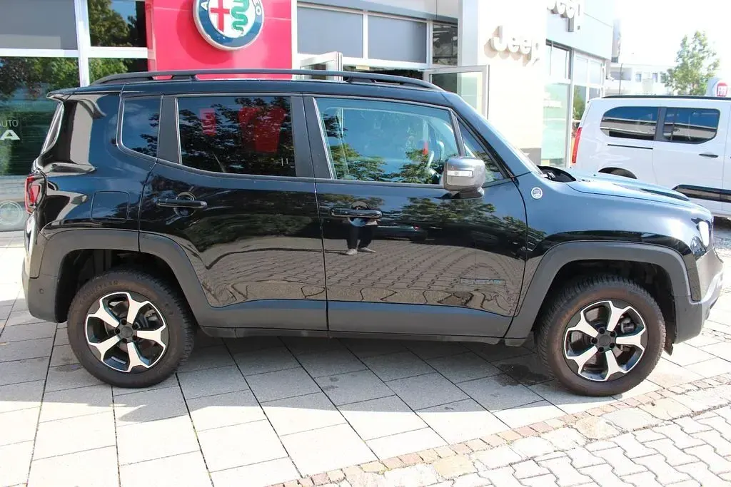 Gebraucht Jeep Renegade Trailhawk 179 PS (131 kW) 2022 Schwarz SUV