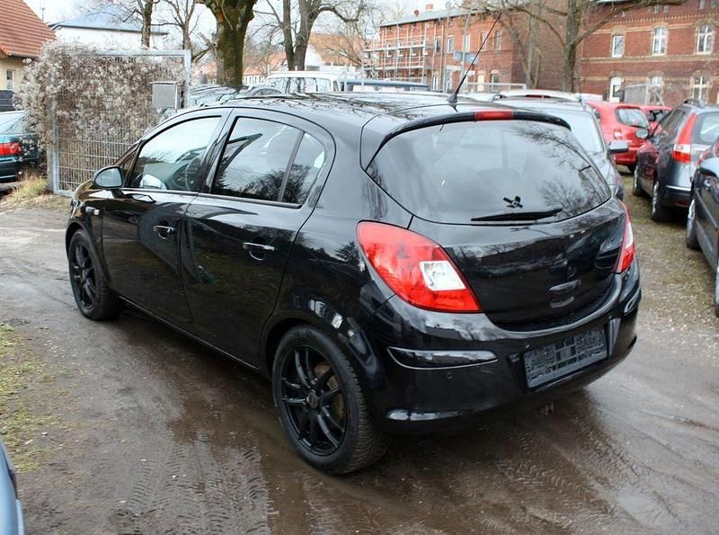 Gebraucht Opel Corsa Edition 69 PS (50 kW) 2010 Schwarz Kleinwagen