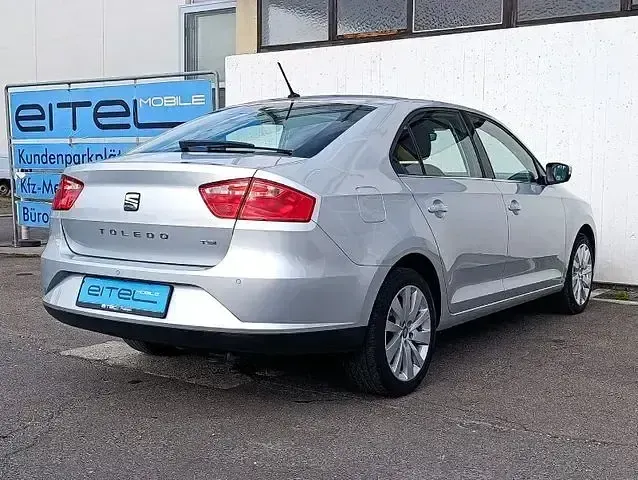 Gebraucht Seat Toledo Style 110 PS (80 kW) 2016 Silber (reflexsilber metallic) Kleinwagen