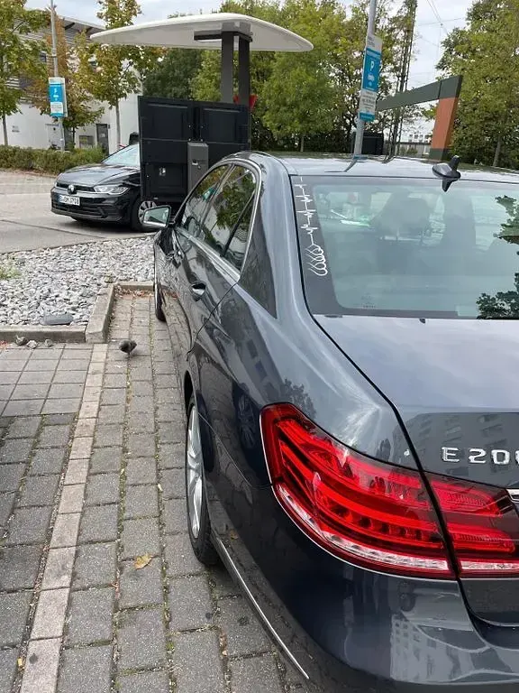 Gebraucht Mercedes E200 184 PS (135 kW) 2014 Grau Limousine