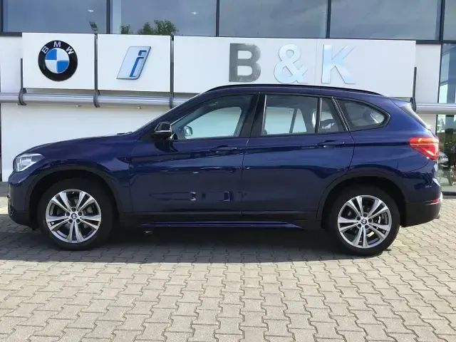 Gebraucht BMW X1 Sport Line 150 PS (110 kW) 2019 Blau SUV