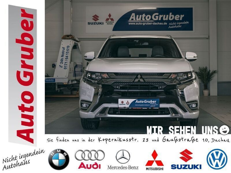 Weiss Gebraucht 2018 Mitsubishi Outlander P-HEV Top SUV | 27.499 € (Teuer) - Bild 1/4