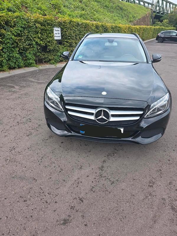 Schwarz Gebraucht 2016 Mercedes C220 Kombi | 14.500 € (Guter Preis) - Bild 1/4