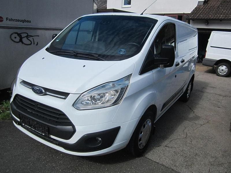 Weiß Gebraucht 2016 Ford Transit Custom Trend Van / Kleinbus | 6.900 € - Bild 1/4
