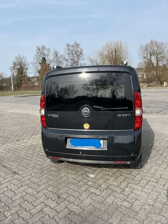 Gebraucht Opel Combo Edition 120 PS (88 kW) 2017 Blau Van / Kleinbus