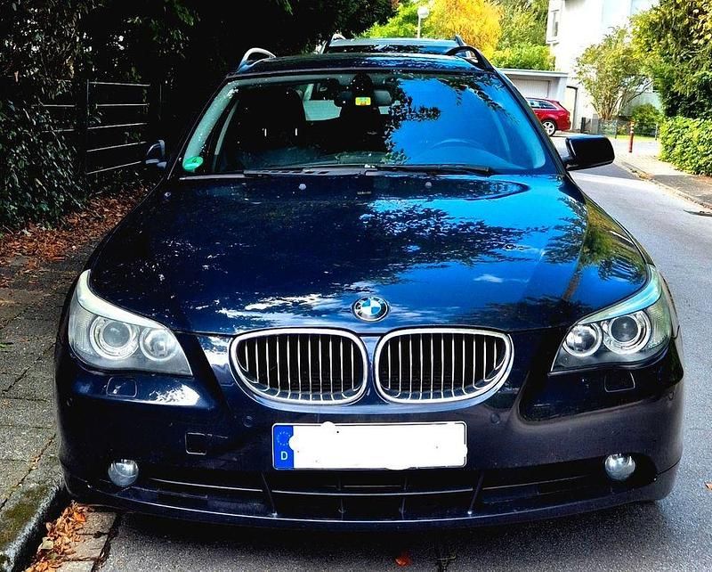 Gebraucht BMW 525 218 PS (160 kW) 2006 Blau Kombi