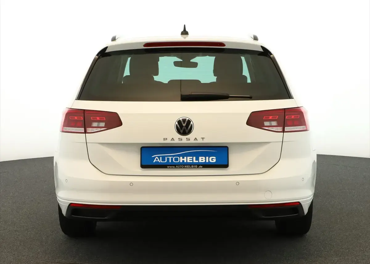Gebraucht VW Passat Business 150 PS (110 kW) 2021 Pure white Kombi