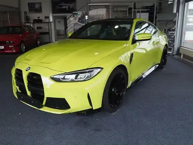 Używany BMW M4 Performance 480 KM (353 kW) 2021 Żółty Coupe