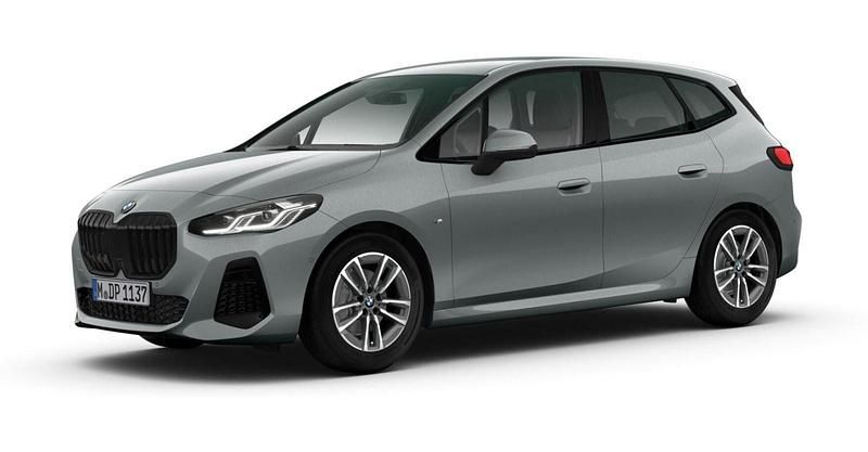Grau Gebraucht 2025 BMW 220 Active Tourer Luxury Line Van / Kleinbus | 37.639 € (Fairer Preis) - Bild 1/4