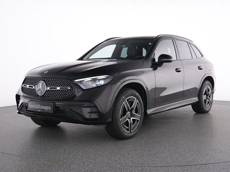 Gebraucht Mercedes GLC300e AMG 333 PS (244 kW) 2025 Schwarz SUV