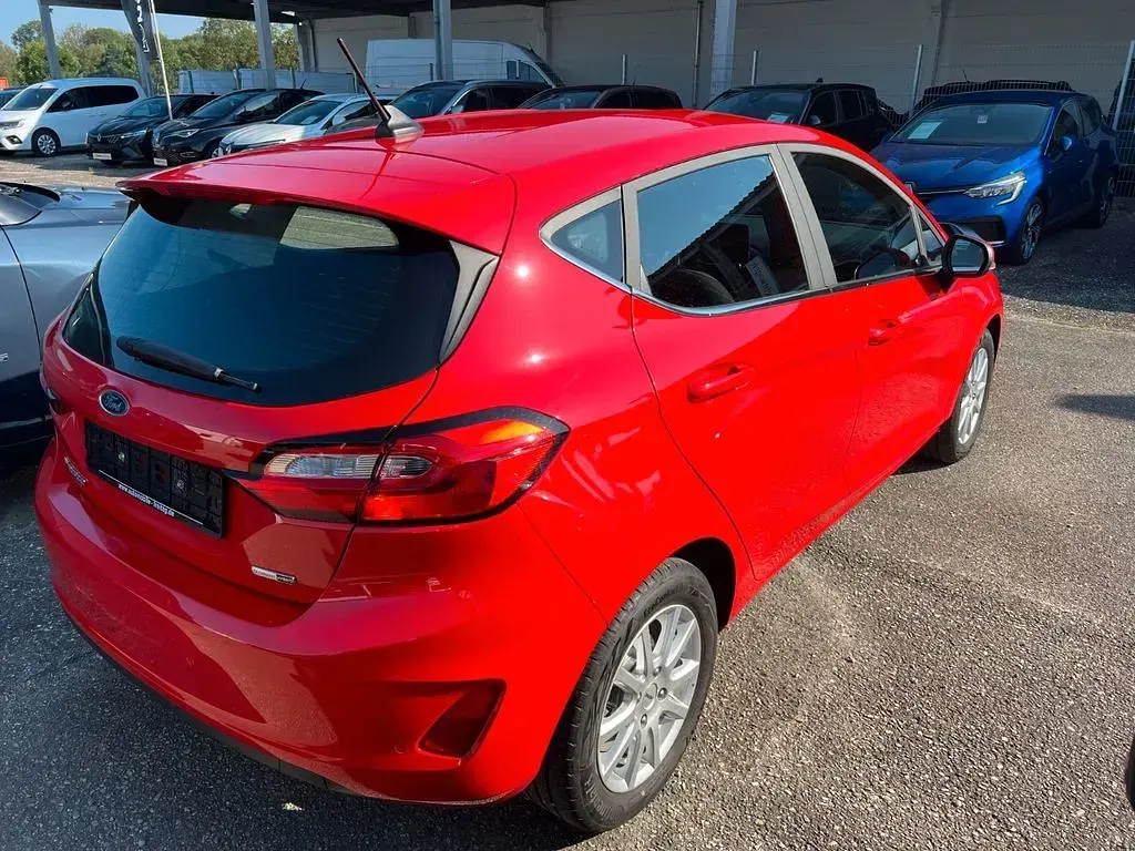 Gebraucht Ford Fiesta Titanium 125 PS (91 kW) 2022 Rot Kleinwagen