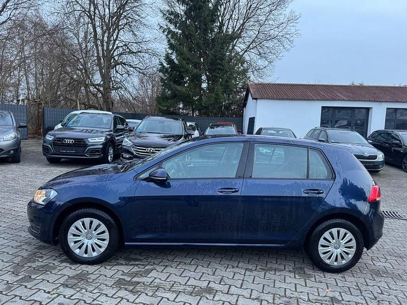 Gebraucht VW Golf VII Trendline 110 PS (80 kW) 2015 Blau Limousine