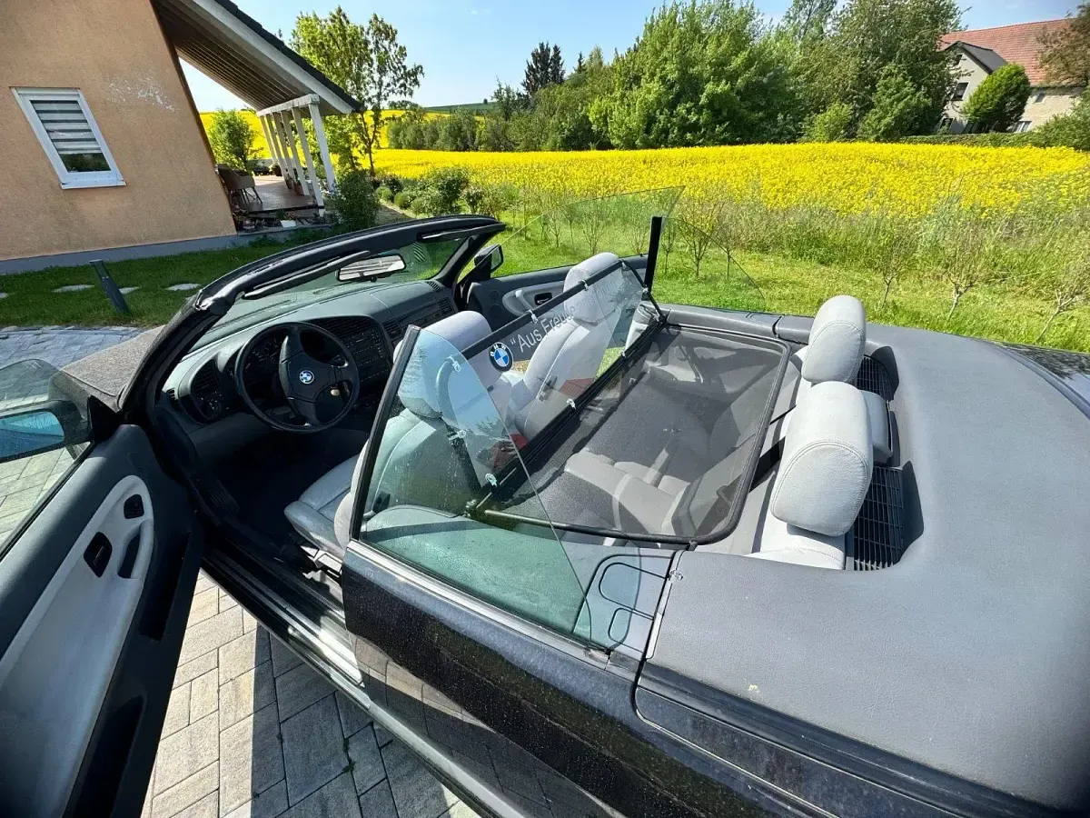 Gebraucht BMW 320 Cabriolet Sport Line 150 PS (110 kW) 1995 Schwarz Cabrio