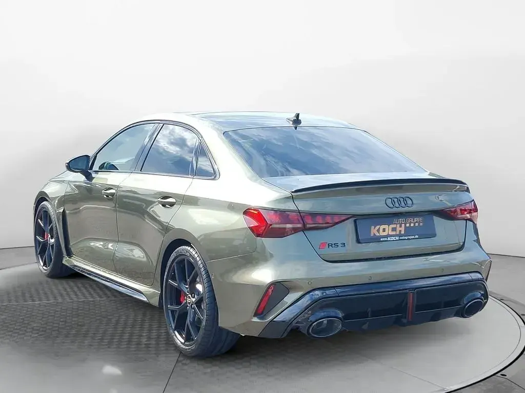 Neu Audi RS3 Exclusive 400 PS (294 kW) 2026 Ipanemabraun metallic  indivi Limousine