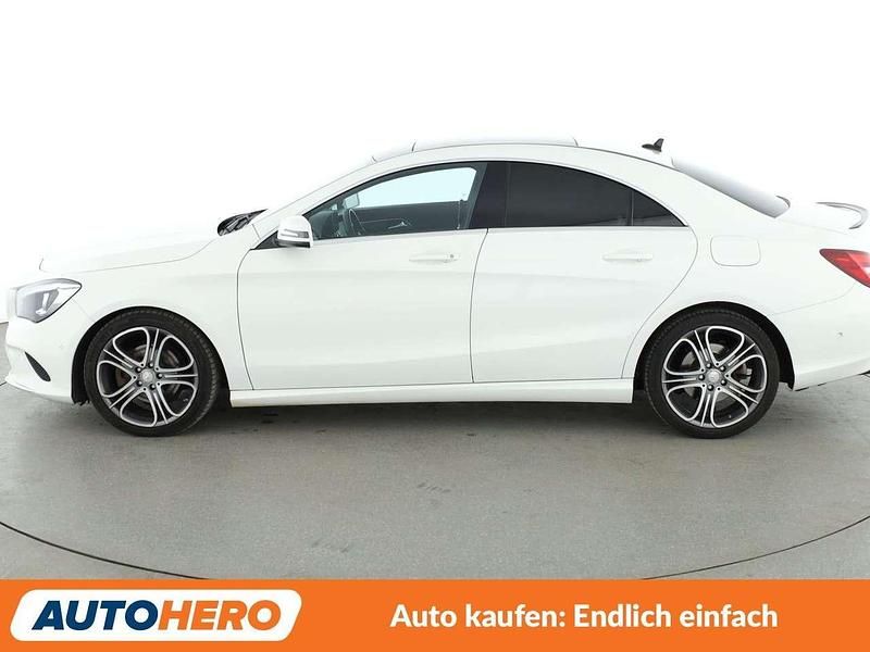 Gebraucht Mercedes CLA200 Urban 156 PS (114 kW) 2018 Polarweiss Limousine