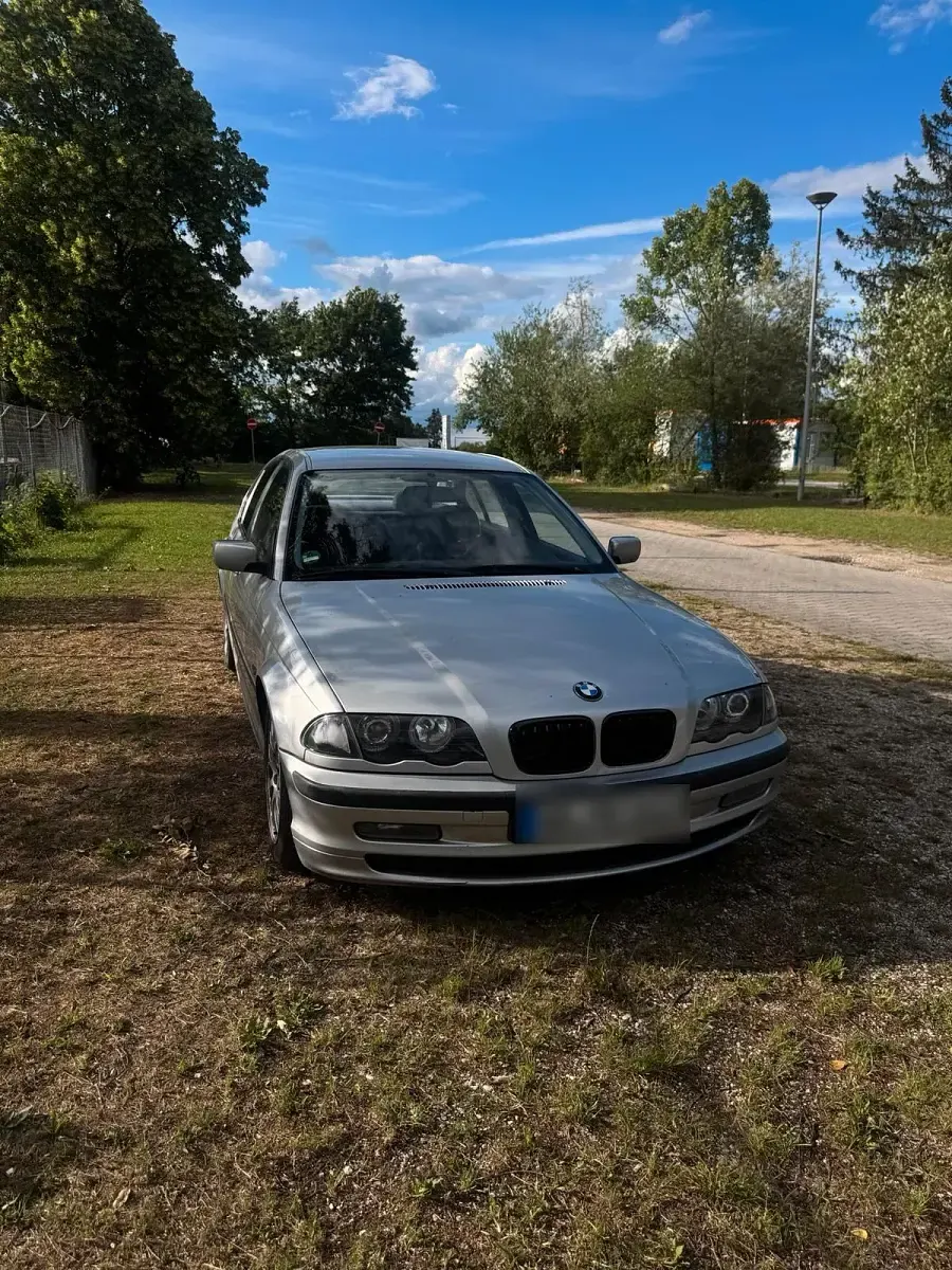 Gebraucht BMW 320 150 PS (110 kW) 1999 Silber Limousine