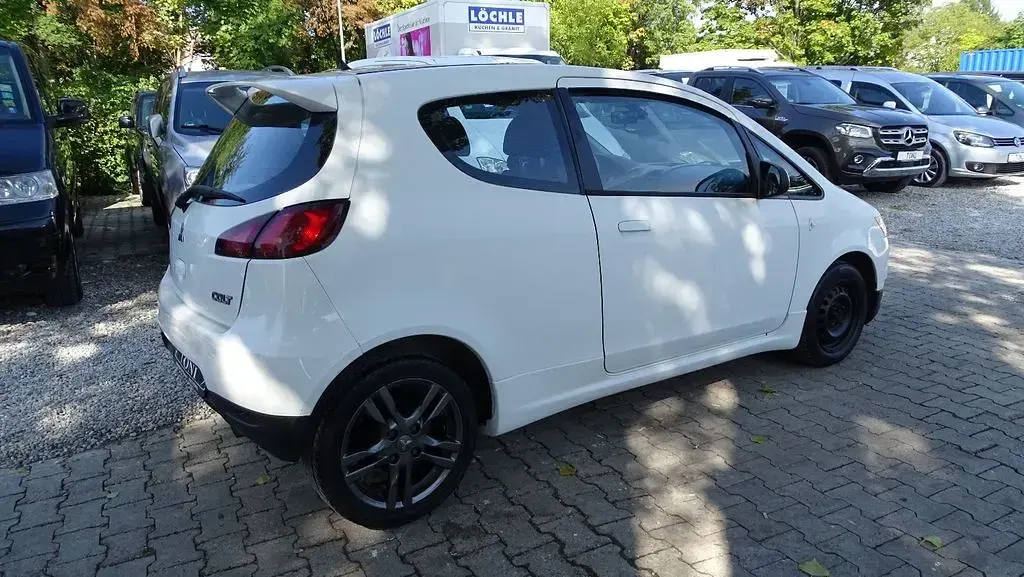 Gebraucht Mitsubishi Colt 75 PS (55 kW) 2010 Weiß Kleinwagen