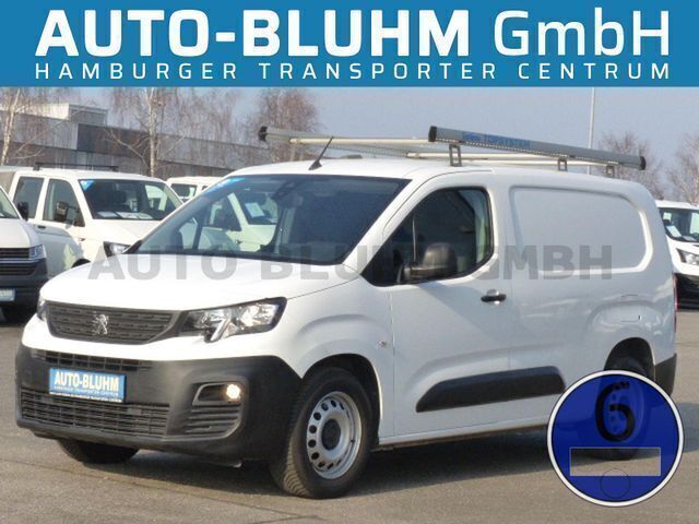 Kaolinweiß Gebraucht 2020 Peugeot Partner Premium Van / Kleinbus | 15.815 € (Teuer) - Bild 1/4
