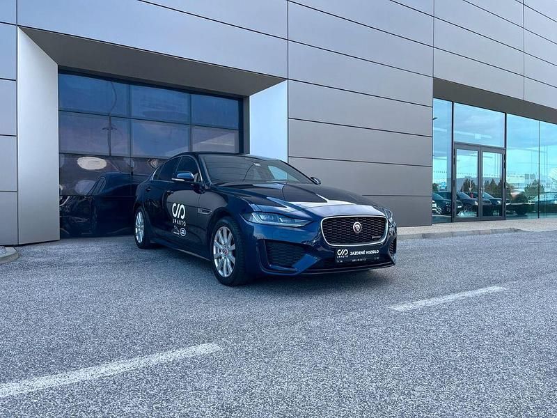Gebraucht Jaguar XE R-Dynamic 179 PS (131 kW) 2020 Blau Limousine