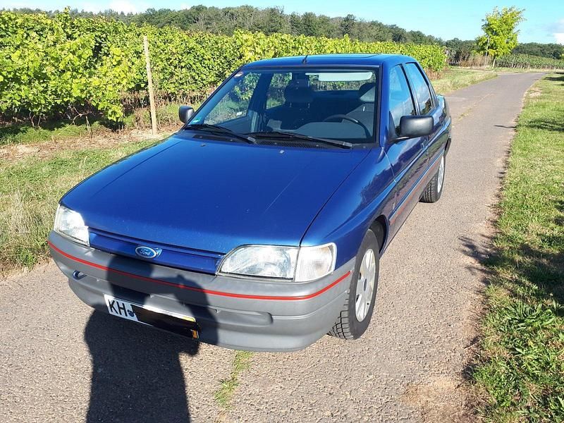Gebraucht Ford Orion 70 PS (51 kW) 1991 Blau Limousine