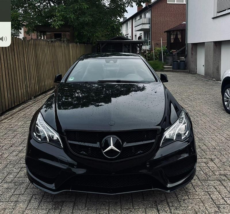 Schwarz Gebraucht 2015 Mercedes E200 Sport Edition Coupé | 16.999 € (Fairer Preis) - Bild 1/4