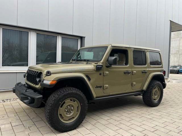 Neu Jeep Wrangler 381 PS (280 kW) 2025 Grün SUV